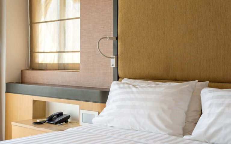 Deluxe Room (King Bed)