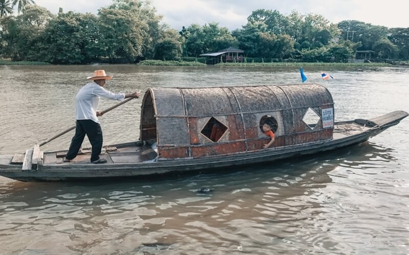 Lamphaya Temple Floating Market