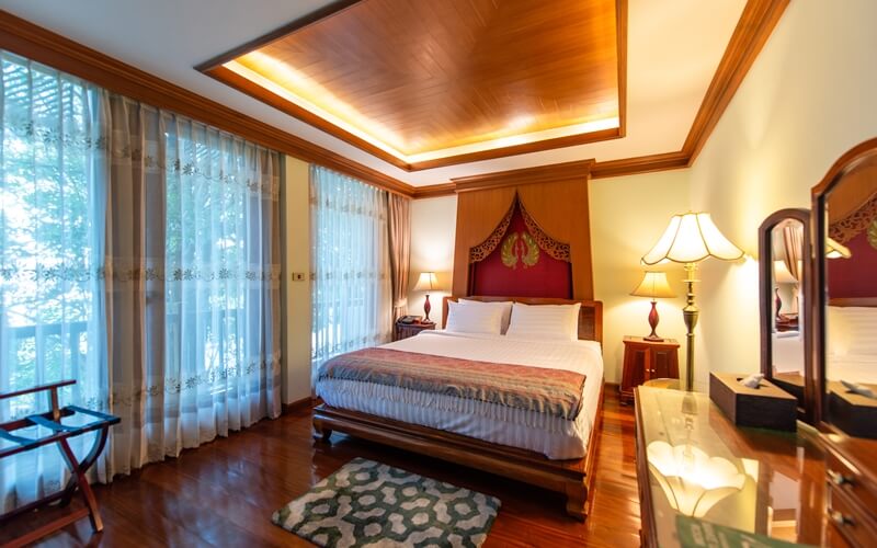 Booking 2 hotels :Luxury Room
