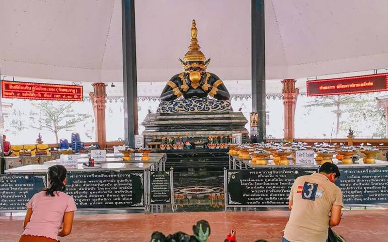 Sisa Thong Temple (Wat Phra Rahu)