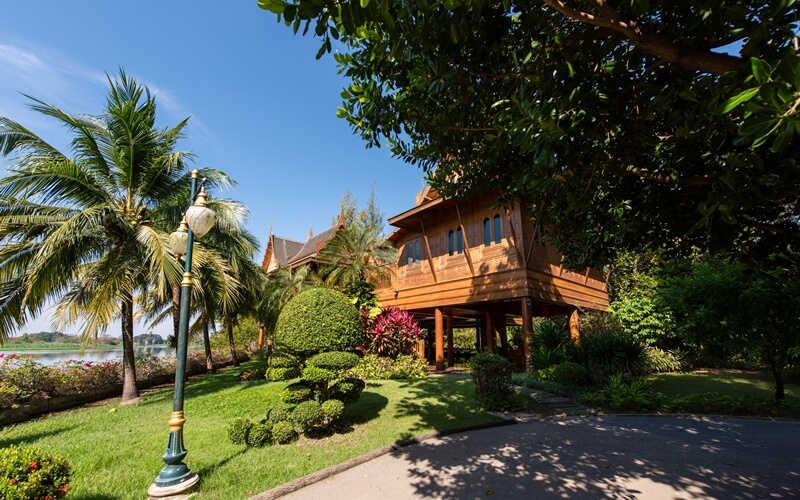 Booking 2 hotels :Wedding Venue